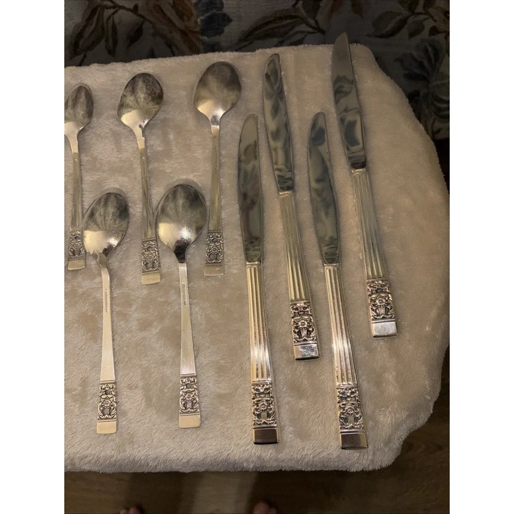 20 Pcs Vintage Community Silverplate Flatware Oneida Coronation Pattern